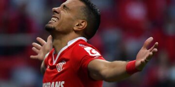 Toluca vence con drama al Santos en la liguilla del fútbol mexicano
