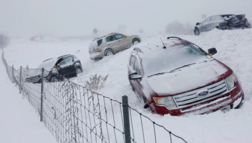 Situación de nevada en el estado de Michigan 23/12/2022. Foto: AFP.