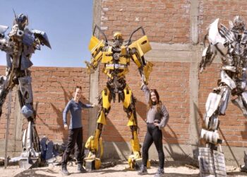 Rodrigo Llampa transforma la chatarra en obras de arte