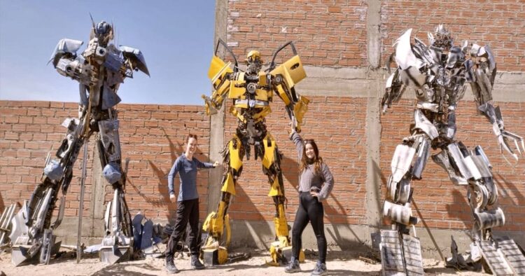 Rodrigo Llampa transforma la chatarra en obras de arte