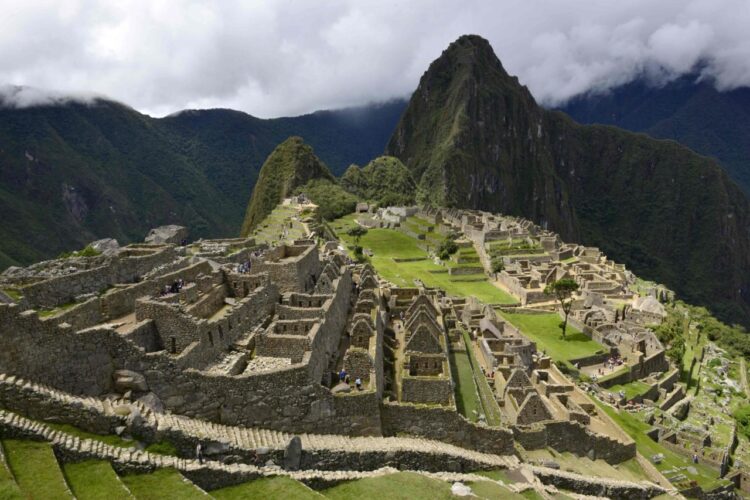 Suspenden trenes a Machu Picchu por protestas campesinas
