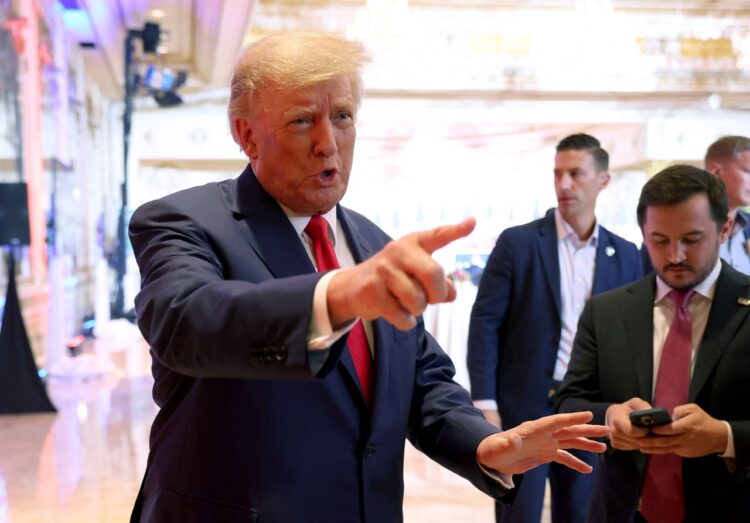 Periodista que acusa a Trump de violación relanza su demanda en EEUU.