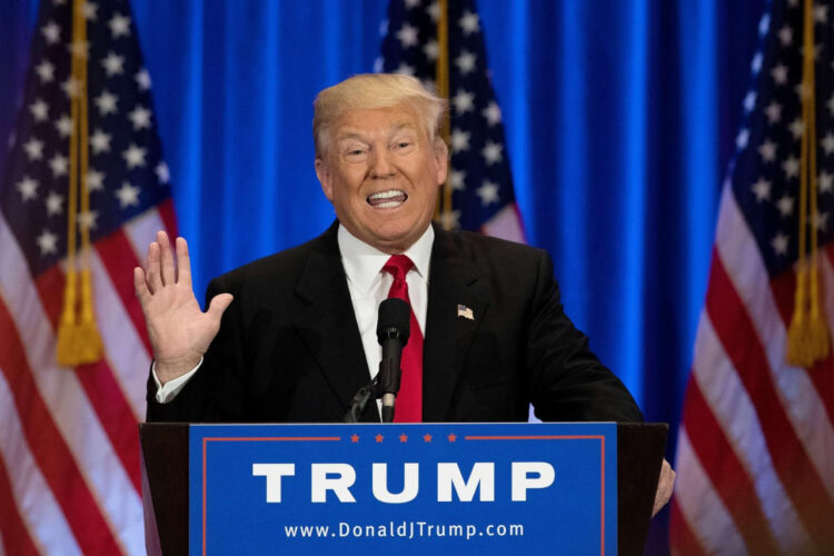 FBI enfrenta ola de amenazas alentadas por Trump, denuncian senadores de EEUU