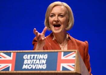 Amenazada en sus propias filas, Truss defiende su autoridad en congreso del Partido Conservador británico