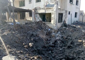 Al menos once civiles han muerto y unos 50 milicianos kurdos y elementos de fuerzas afines al Gobierno han fallecido o resultado heridos.