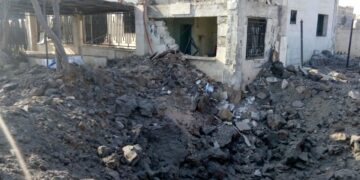 Al menos once civiles han muerto y unos 50 milicianos kurdos y elementos de fuerzas afines al Gobierno han fallecido o resultado heridos.