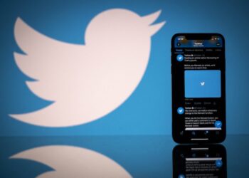 Comprada por Elon Musk por 44.000 millones de dólares, Twitter es muy popular entre políticos, periodistas y celebridades. Foto: AFP.