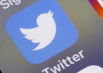 Según la Unión Europea (UE), Twitter deberá seguir las reglas que rigen a las grandes plataformas digitales en el bloque. Foto: AFP.