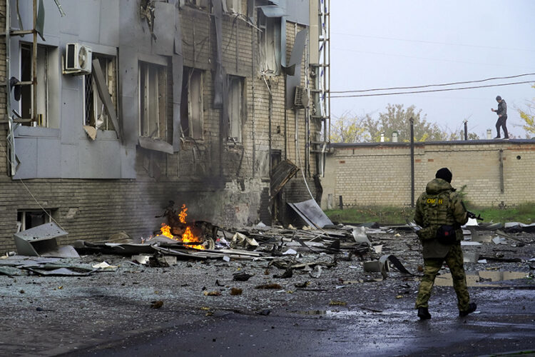 Rusia prosiguió su estrategia de bombardear las infraestructuras de Ucrania, provocando cortes en el suministro de agua y electricidad.