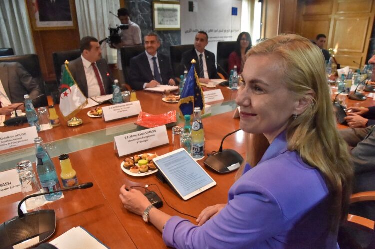 La UE plantea a Argelia intensificar su colaboración en materia de energía