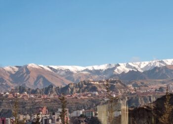 Nevadas cubren con su manto blanco las montañas de La Paz y El Alto. Foto: Antonio Dalence