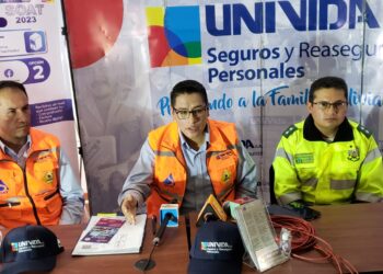 Ministro Montaño se querella contra autores de quema de su casa en Santa Cruz