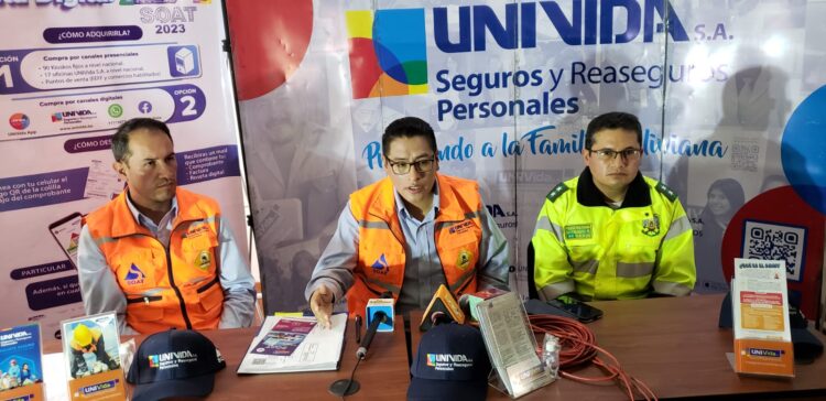 Ministro Montaño se querella contra autores de quema de su casa en Santa Cruz