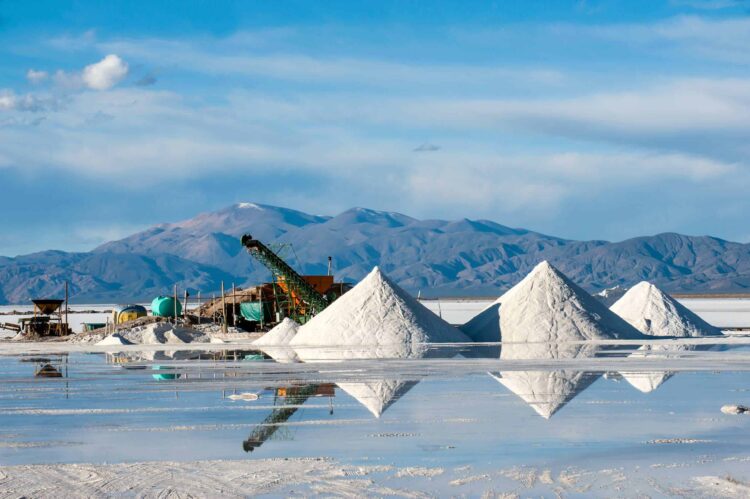 Bolivia apunta al mercado del litio