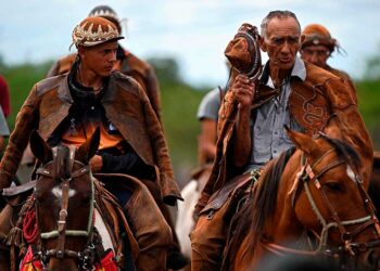 Vaqueros_brasileños_Cabrobo_apoyan_Lula.jpg