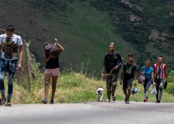 Venezolanos hacen batir récord de migrantes en selva de Panamá rumbo a EEUU