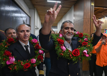 Llegan a Venezuela los últimos cinco tripulantes del avión venezolano-iraní retenido en Argentina
