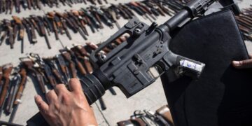 México prepara segunda demanda por venta de armas en EEUU
