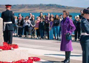 El Ministerio de Exteriores de Argentina rechazó el despliegue de actividades de la princesa Ana en las islas Malvinas.