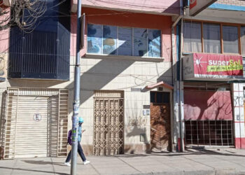 Una madre y sus dos hijas son encontradas sin vida en un departamento de Oruro