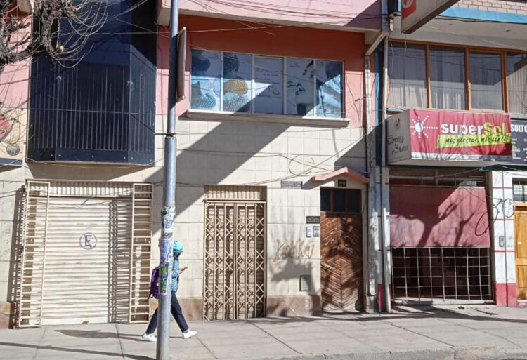 Una madre y sus dos hijas son encontradas sin vida en un departamento de Oruro