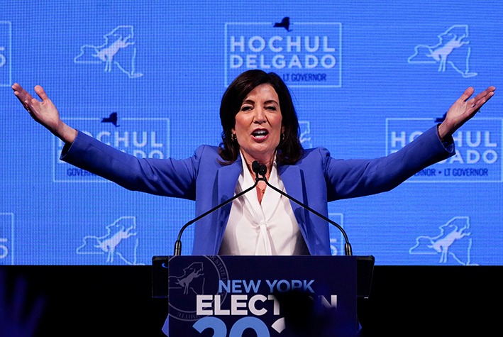 Los votantes estadounidenses han elegido un número récord de mujeres gobernadoras en las elecciones legislativas.