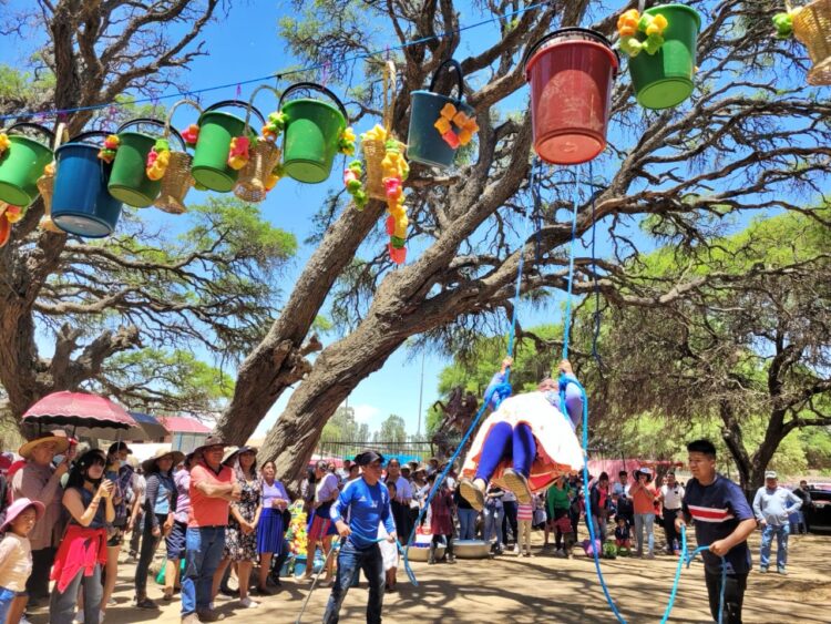 Comenzó el festival de las wallunk’as en Cochabamba