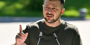 Zelenski advierte que amplias zonas de Ucrania están minadas.
