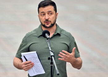 Zelenski afirma que Ucrania pedirá formalmente su "adhesión acelerada a la OTAN"
