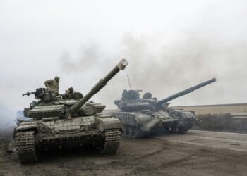 El Ministerio de Defensa de Rusia ha acusado a militares ucranianos de la ejecución de al menos una decena de prisioneros de guerra.