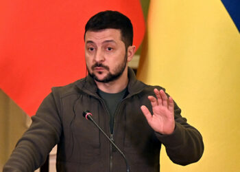 Zelenski: Bajmut, en Donetsk, ha quedado 'reducida a cenizas'.