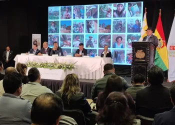 En Cochabamba se desarrolla la cumbre del agua. FOTO: GADC