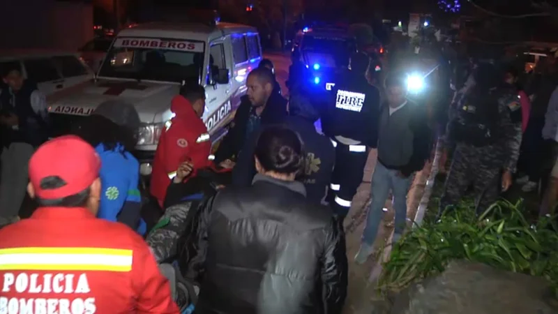 Bomberos auxilió al policía herido/Captura Red UNO