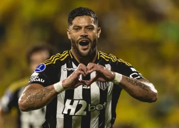 Hulk castiga al Bucaramanga en la Sudamericana