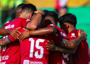Guabirá golea 3-0 a FCU y trepa al séptimo puesto