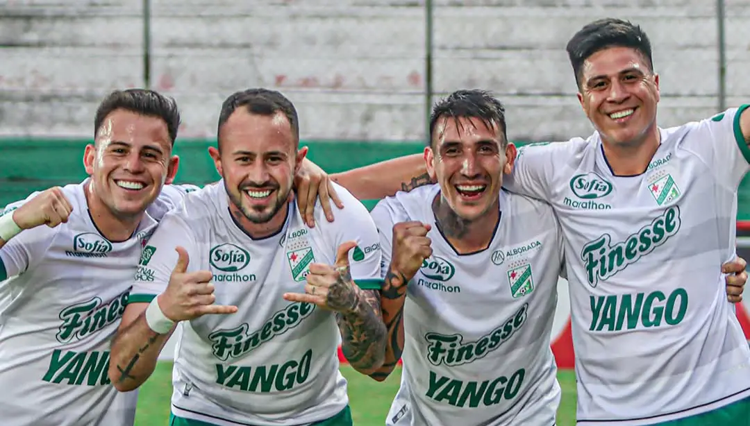 Oriente golea 3-0 a Aurora y se mete en la pelea por los premios