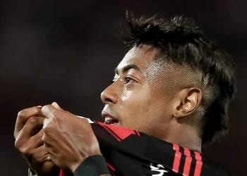Bruno Henrique da ventaja a Flamengo sobre Inter en la Libertadores