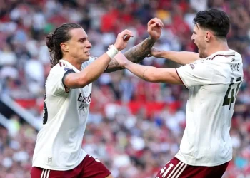 Arsenal triunfa en Old Trafford en la Premier