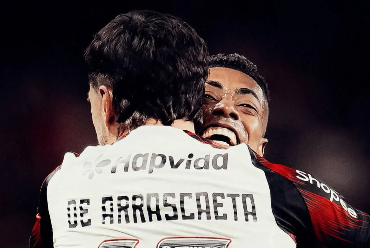 De Arrascaeta guía a Flamengo a cuartos de final de la Libertadores