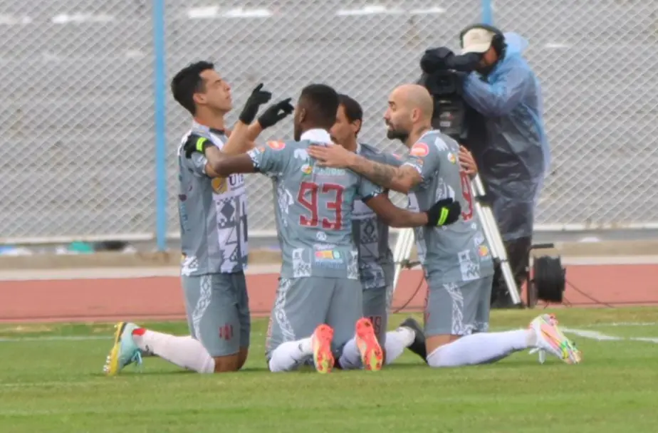 Golazo de Mercado da el triunfo a Inde 3-4 sobre CDT Real en Oruro