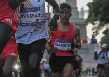 Garibay logra el 7° lugar en la Maratón de Ciudad de México