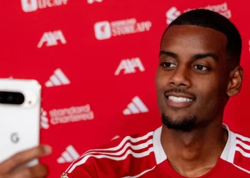 Liverpool ficha a Isak en un traspaso considerado récord en Inglaterra