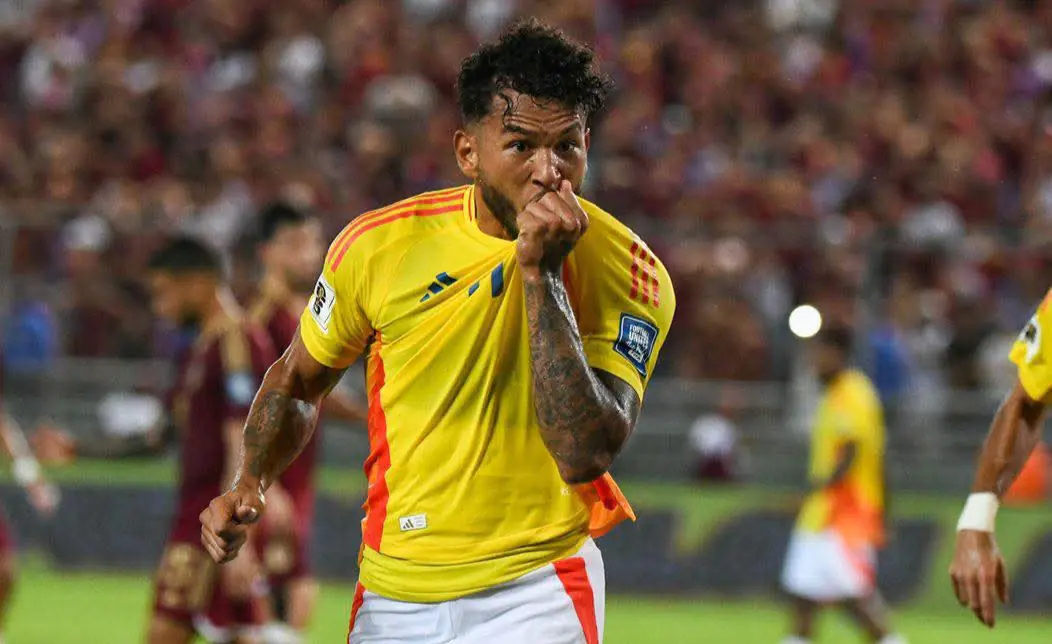 Suárez, el ‘héroe boliviano’, pide Mundial con su póker de goles