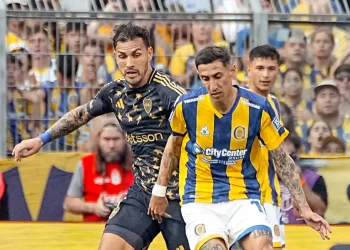 Di María frustra a Boca al anotar un gol olímpico para Rosario Central