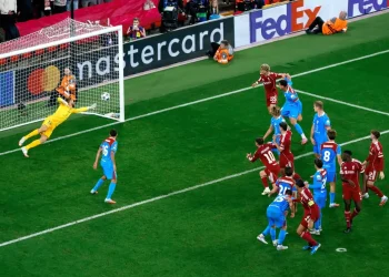 El Atlético cae ante el Liverpool en el último suspiro