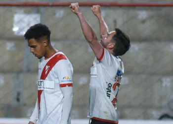 Always amplía distancia en la cima, tras el 2-0 a Wilster