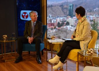 El periodista Julio Peñaloza en una entrevista en el programa Piedra, Papel y Tinta de La Razón. Foto: La Razón