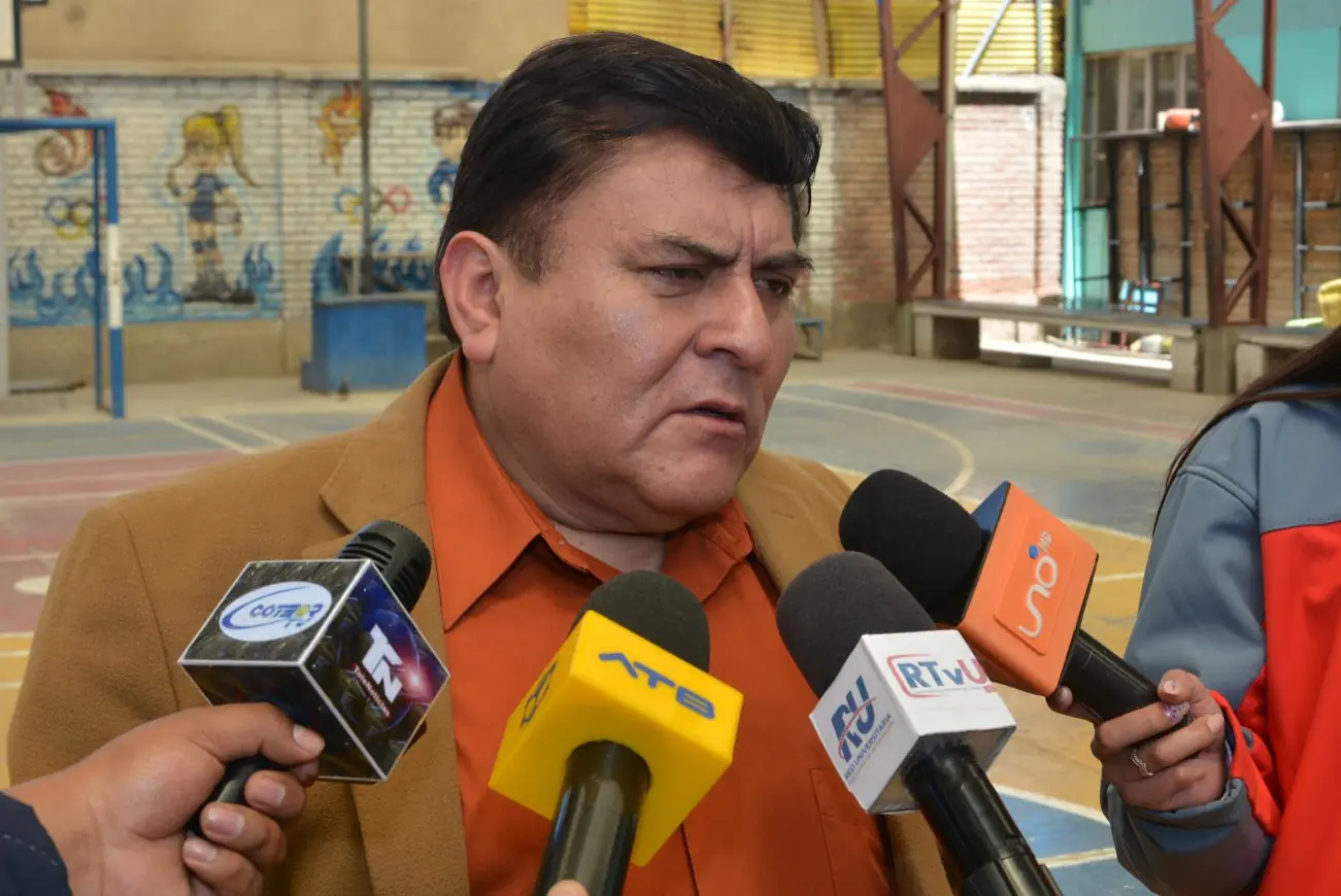 El fiscal departamental de Oruro, Aldo Morales, en conferencia de prensa. FOTO: Fiscalía de Oruro