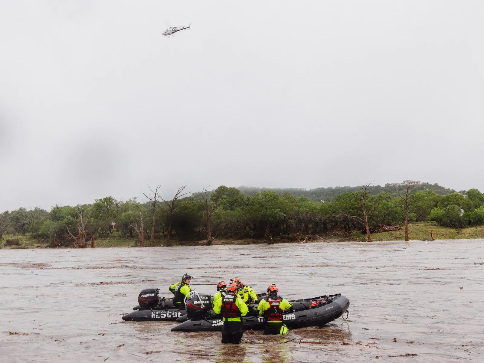 Las labores de búsqueda y rescate continúan/AFP