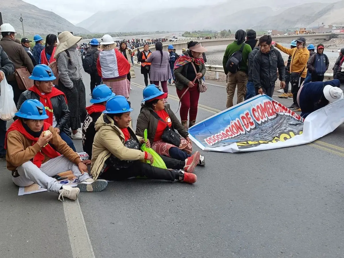 Los mineros se oponen a regularizar su trabajo/RadioSol
